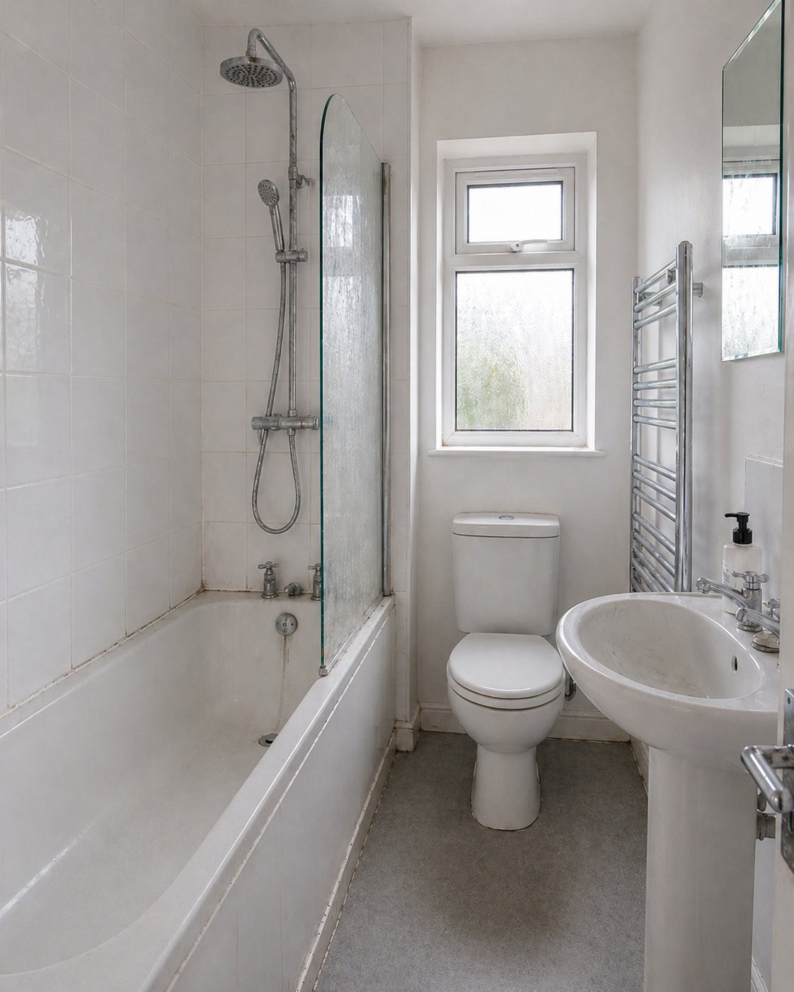 Bathroom before limescale removal